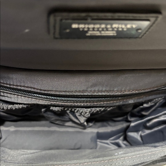 Briggs & Riley nylon messenger bag with multiple pockets for organizing. NWOT main image 2